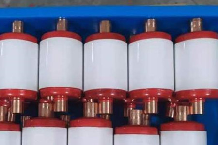 真空滅弧室的結(jié)構(gòu)、工作原理、特點(diǎn)以及應(yīng)用