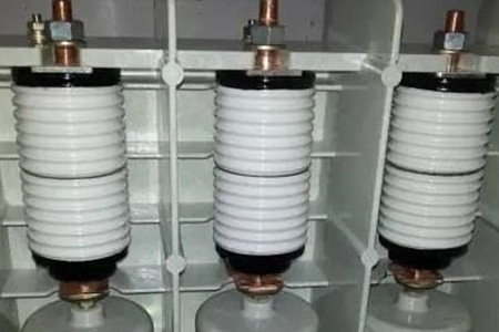 真空開關(guān)管產(chǎn)生操作過電壓的原因是什么？