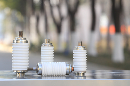 真空開關(guān)管接觸點選什么材質(zhì)好？一般為銅合金！