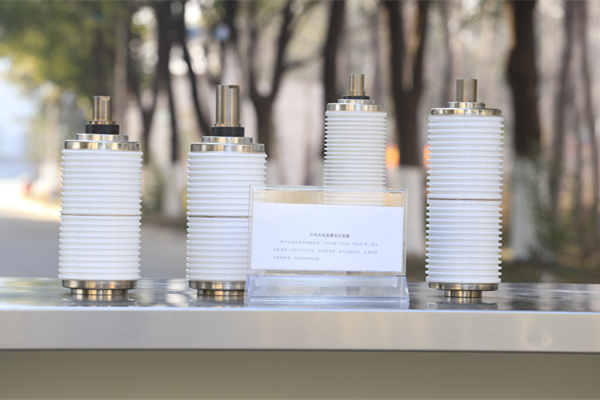真空開關(guān)管絕緣外殼采用玻璃材料，優(yōu)勢多多！