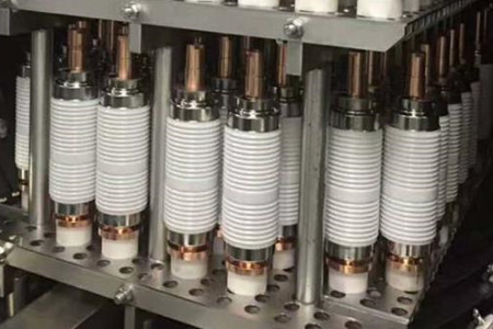 真空開(kāi)關(guān)管產(chǎn)生操作過(guò)電壓的原因是什么？