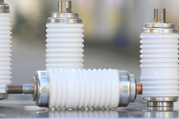 怎樣解決真空滅弧室的漏氣問(wèn)題？