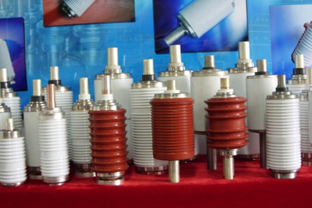 如何判斷真空斷路器中的真空滅弧室需要更換？